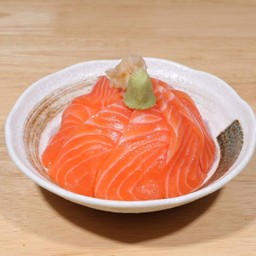 ข้าวหน้าแซลม่อนสด