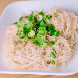เส้นหมี่ลวก