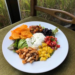 สลัดไก่ฟาฮีต้า