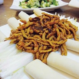 เต้าหู้แผ่นห่อหมูผัดเต้าเจี๊ยว