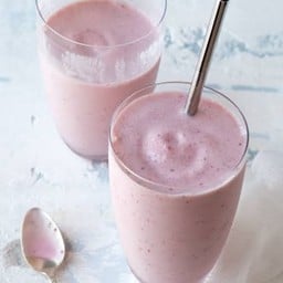 Strawberry Milk Shake (นมสดสตอเบอรี่ปั่น)