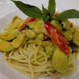 Spaghetti Thai Green Curry (สปาเก็ตตี้แกงเขียวหวาน)