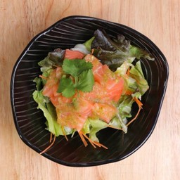 ยำแซลมอน