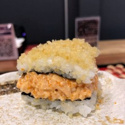 แซนวิสแซลม่อนสไปร์ซี่เทมปุระ