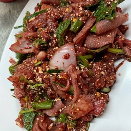 ก้อยเนื้อสด