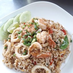 ข้าวผัดทะเล