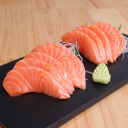 แซลมอนซาซิมิ 10 ชิ้น