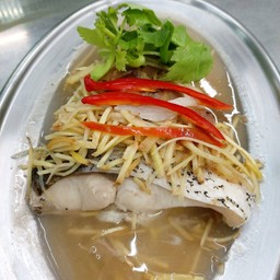 เนื้อปลาจีนนึ่งเกี่ยมบ๊วย (ส่วนหาง)
