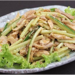 ไก่ยำทรงเครื่อง