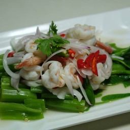ยำผักบุ้งกุ้งลวก