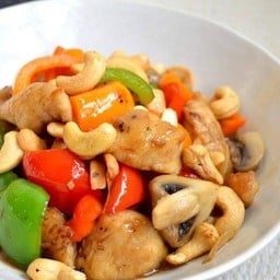 Stir Fried Cashew Nut (ผัดเม็ดมะม่วง)