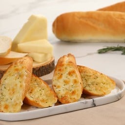 Garlic Bread with Mozzarella ขนมปังกระเทียมอบชีส