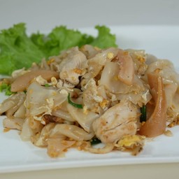 ก๋วยเตี๋ยวคั่วไก่