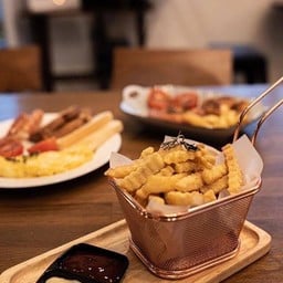 Warm Dish Cafe & Bistro