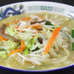 บะหมี่ซุปน้ำใสเห็ดหูหนูกะหล่ำปลีหมู