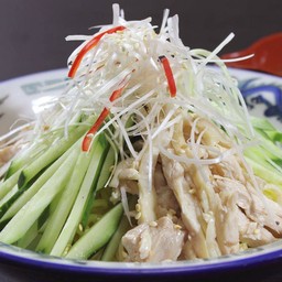 บะหมี่เย็นราดน้ำไก่ยำ