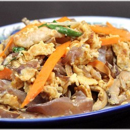 ผัดเห็ดหูหนูใส่ไข่