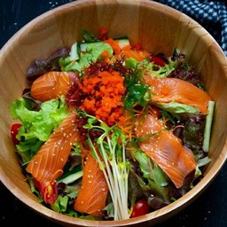 สลัดปลาแซลมอน