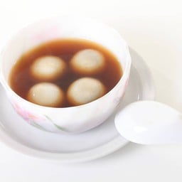บัวลอยงาดำลาวาน้ำขิงร้อน