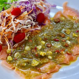 ยำแซลมอน