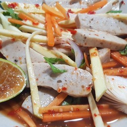ยำหมูยอ สั่งอีกแล้ว คือดีมาก เปรี้ยวเผ็ดได้ใจ