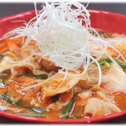 บะหมี่ซุปราดหน้ากิมจิ