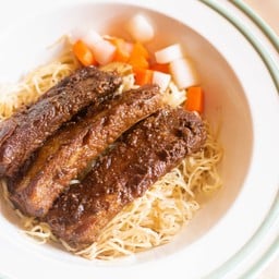 บะหมี่ซี่โครงหมูอบฮ่องกง