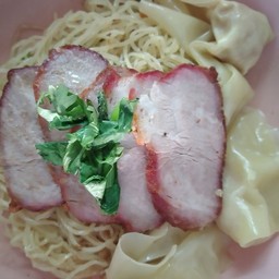 บะหมี่เกี้ยวหมูแดง (แห้ง)