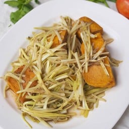 กุยช่ายขาวผัดเต้าหู้