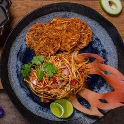 ยำหัวปลีกุ้งแพ