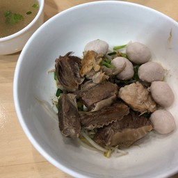 เกาเหลาลูกชิ้นหมูตุ๋น