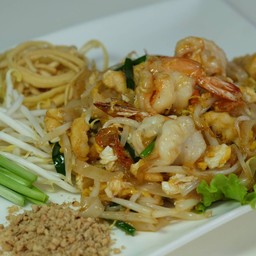 ผัดไทกุ้งสด