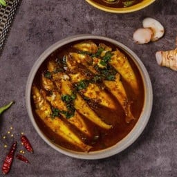 แกงเผ็ดปลาทรายใบยี่หร่า