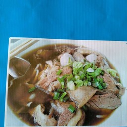 ผัดไทยโต๊ะกีโต๊ะหยัง