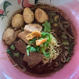 ร้านก๋วยเตี๋ยวเรือยายก่วยรสเด็ดสูตรโบราณ