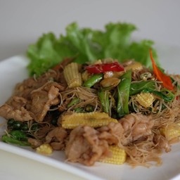 เส้นหมี่ผัดขี้เมา