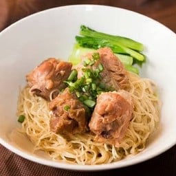 บะหมี่ซี่โครงหมูตุ๋น