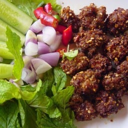 ลาบหมูทอด