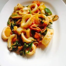 ปลาหมึกผัดไข่เค็ม