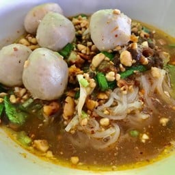 ร้านก๋วยเตี๋ยวหมูต้มยำแขวงวิเศษไชยชาญ