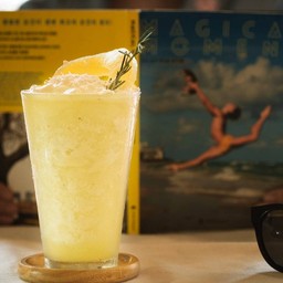 สัปปะรด ปั่น