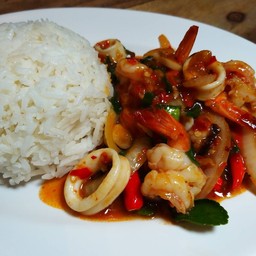 ข้าวน้ำพริกเผาทะเล + น้ำเก๊กฮวย