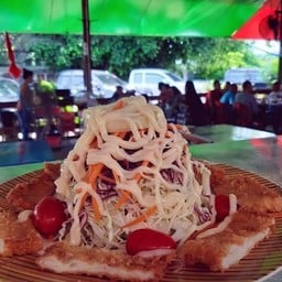 สลัดปลาทิพย์