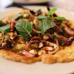 ไข่เจียวลาบ