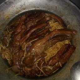 ขาห่านอบหมี่