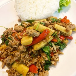 กระเพาหมูสับวุ้นเส้นหน่อไม้ราดข้าว+ไข่ดาว