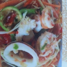 ส้มตำทะเลเเตก