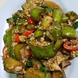 มะเขือยาวผัดหมูสับ-ปลาเค็ม