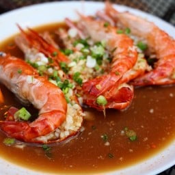 กุ้งแม่น้ำนึ่งกระเทียม