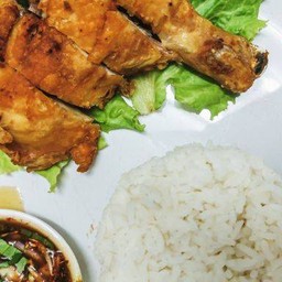 ข้าวคลุกกะปิ @ 18Coins Cafe & Hostel